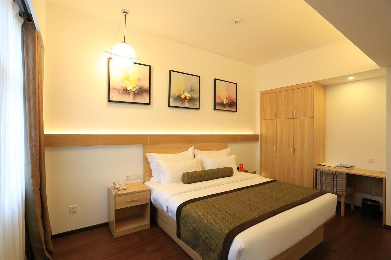 Oyo8001 Tiandi Hotel เซินเจิ้น ภายนอก รูปภาพ