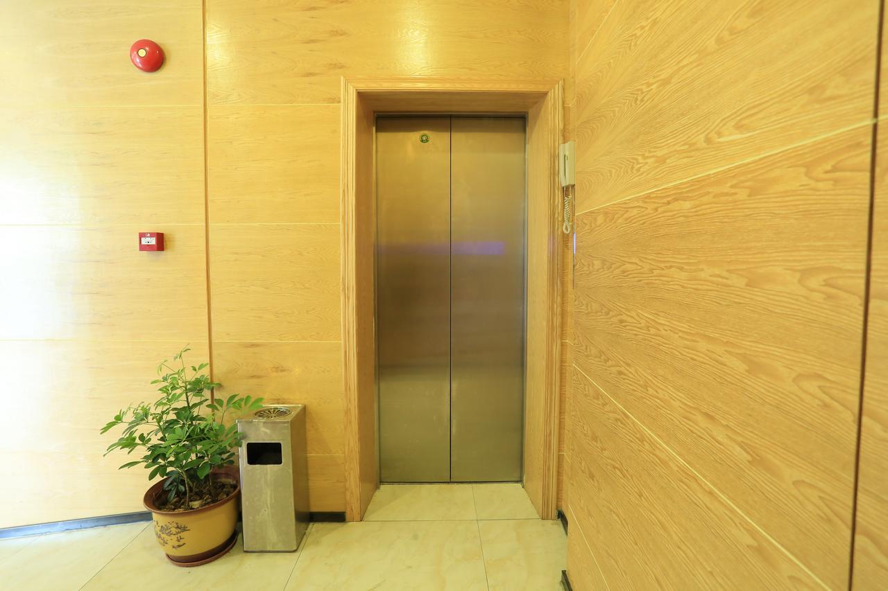 Oyo8001 Tiandi Hotel เซินเจิ้น ภายนอก รูปภาพ