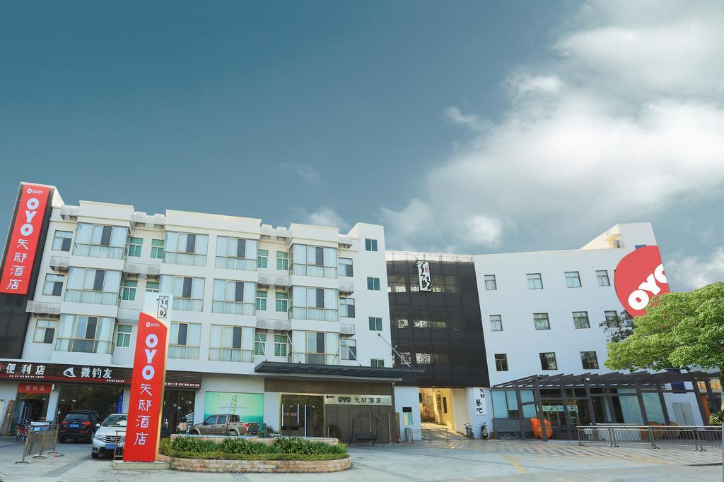 Oyo8001 Tiandi Hotel เซินเจิ้น ภายนอก รูปภาพ